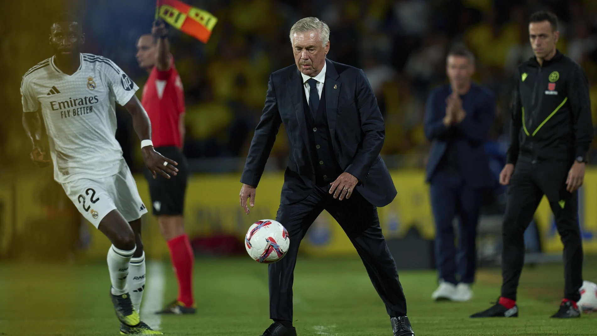Ancelotti, durante el partido en Las Palmas