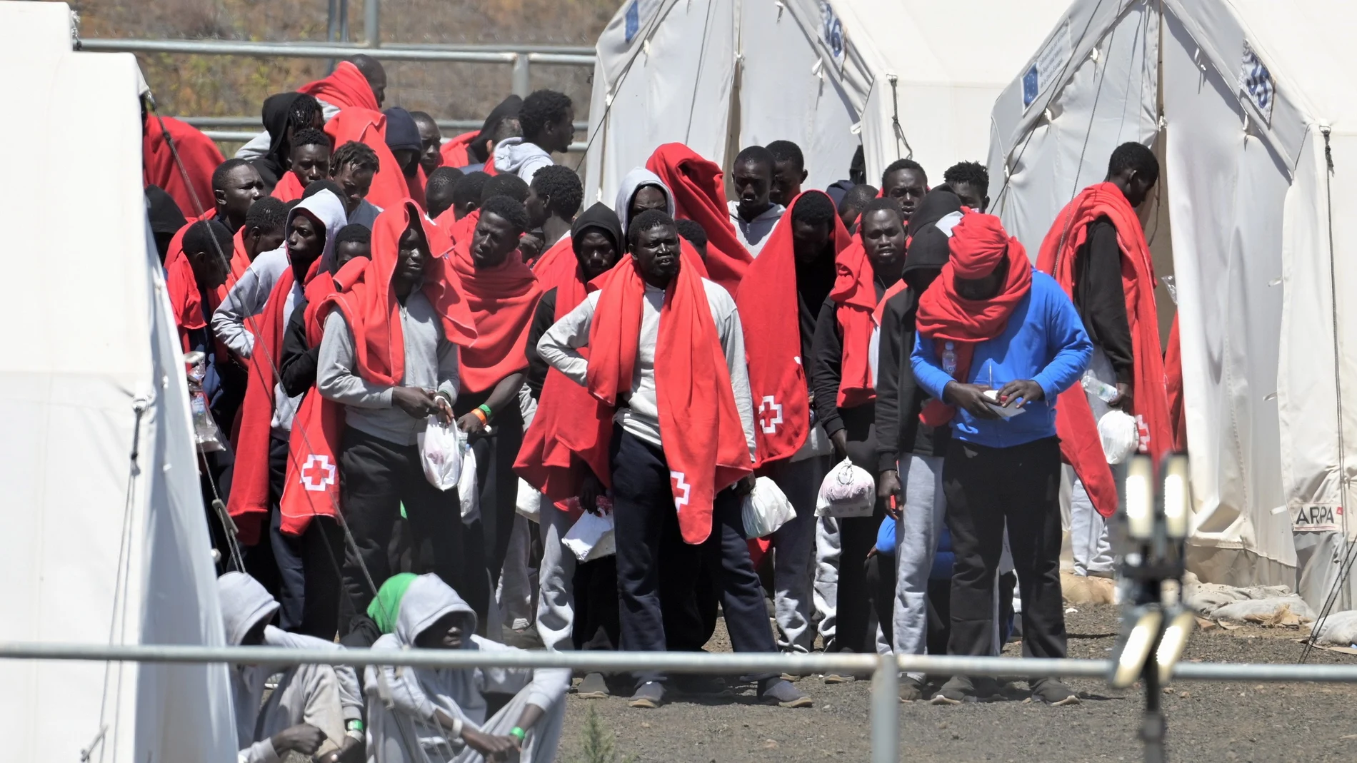 El Centro de Acogida Temporal de Extranjeros (CATE) de El Hierro, en el pueblo de San Andrés, en el municipio de Valverde, acoge estos días a más de 700 personas que han llegado a la isla en diferentes cayucos.