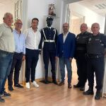 Entrega de un uniforme histórico a la Polícia de Ponferrada
