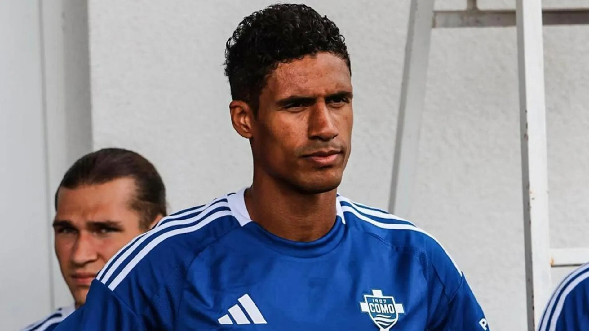 Raphael Varane con el Como