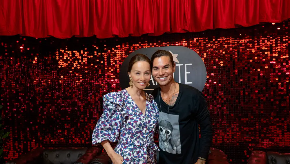 Isabel Preysler y su hijo Julio José Iglesias