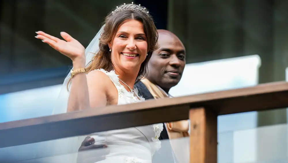 Norwegian Princess Martha Louise marries US businessman Durek Verrett