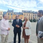 El alcalde de Ponferrada, Marco Morala, recibe a la consejera Leticia García
