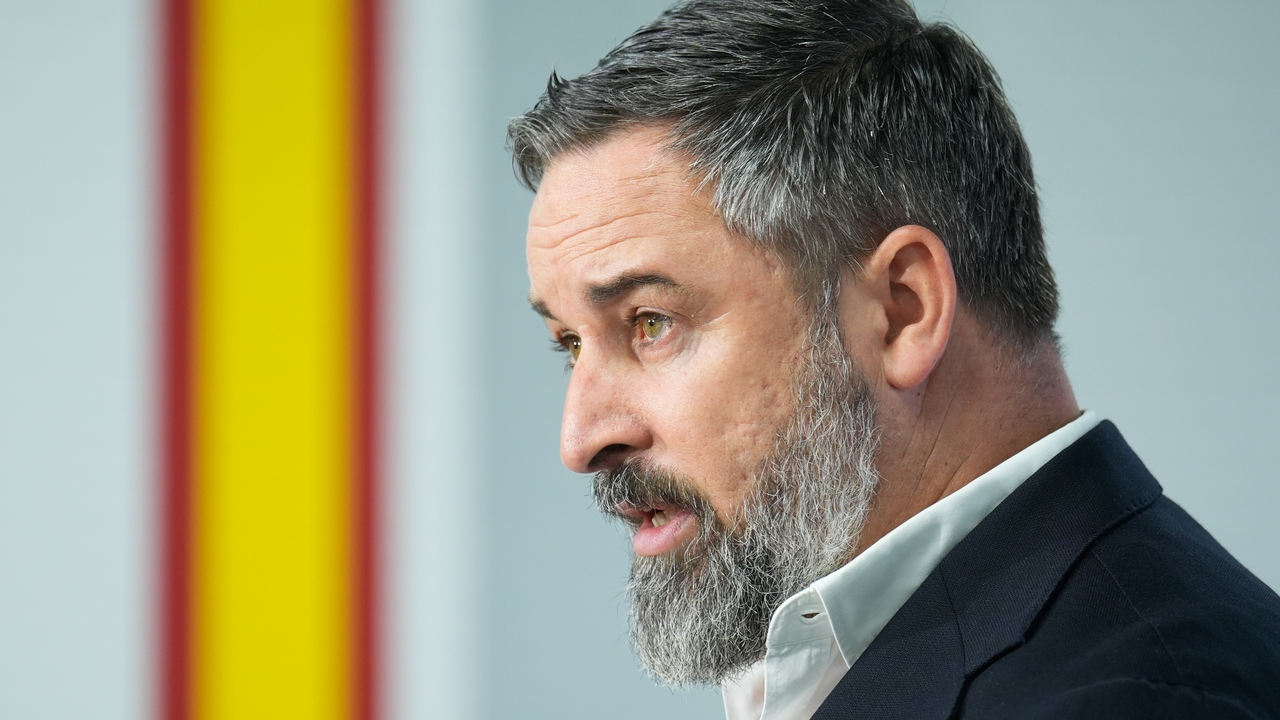 Santaigo Abascal Santiago Abascal revela lo que haría si llegara a gobernar España: no ...