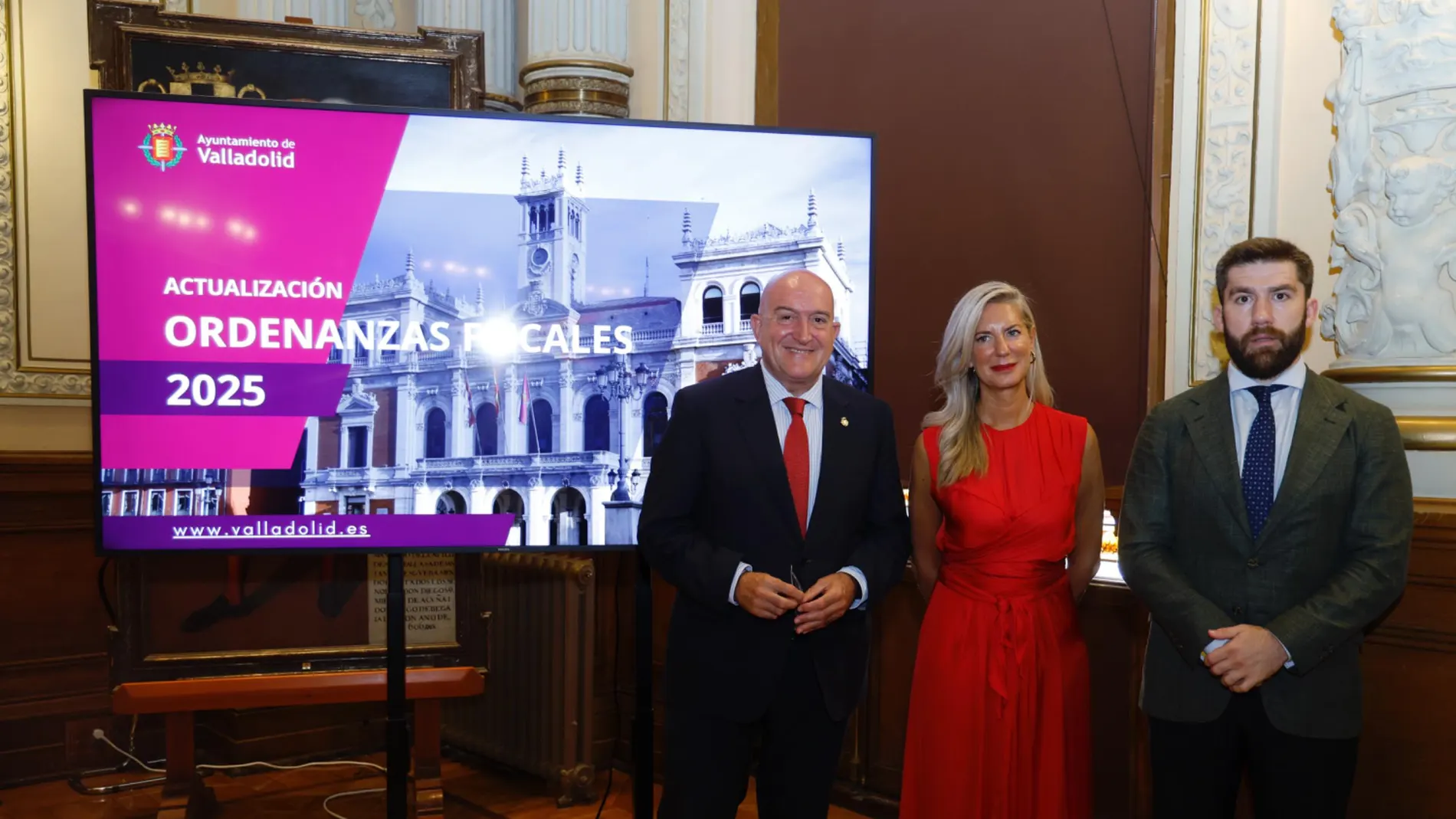 Jesús Julio Carnero presenta la actualización de las ordenanzas fiscales en Valladolid