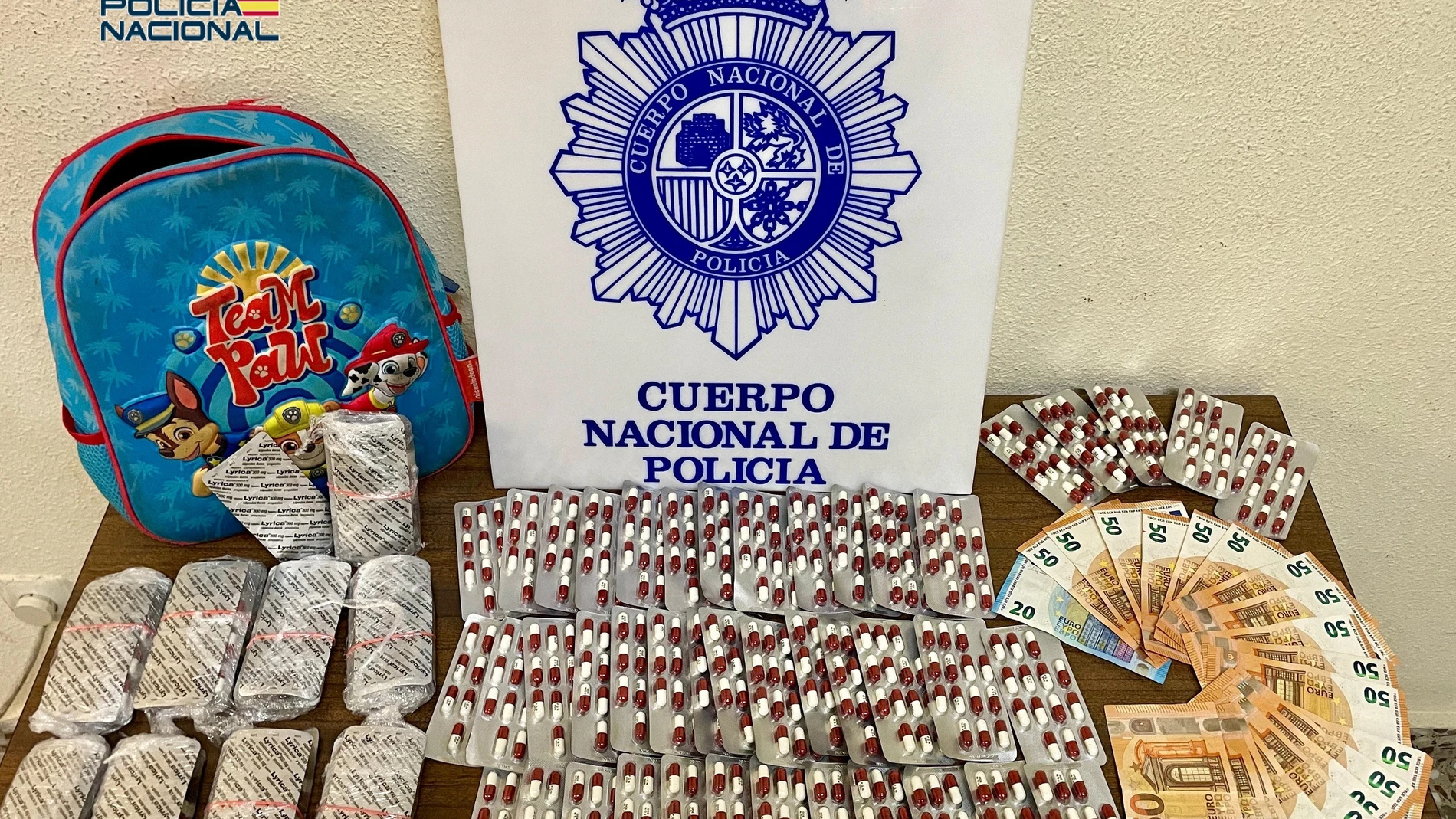 Imagen de la droga y el dinero intervenido por la Policía Nacional POLICÍA NACIONAL 02/09/2024
