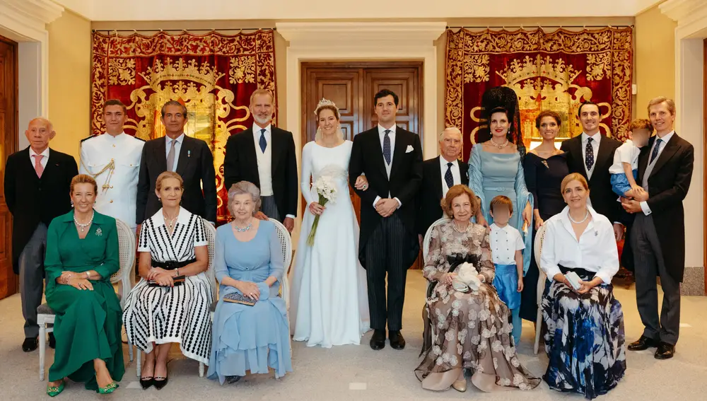 El look de la Infanta Cristina en la boda de Victoria López-Quesada.