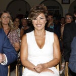 Sonsoles Ónega con vestido blanco.