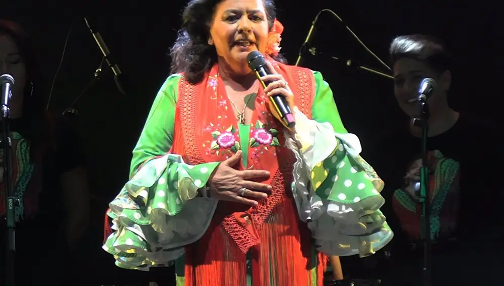 María del Monte, relajada y bromista en su último concierto