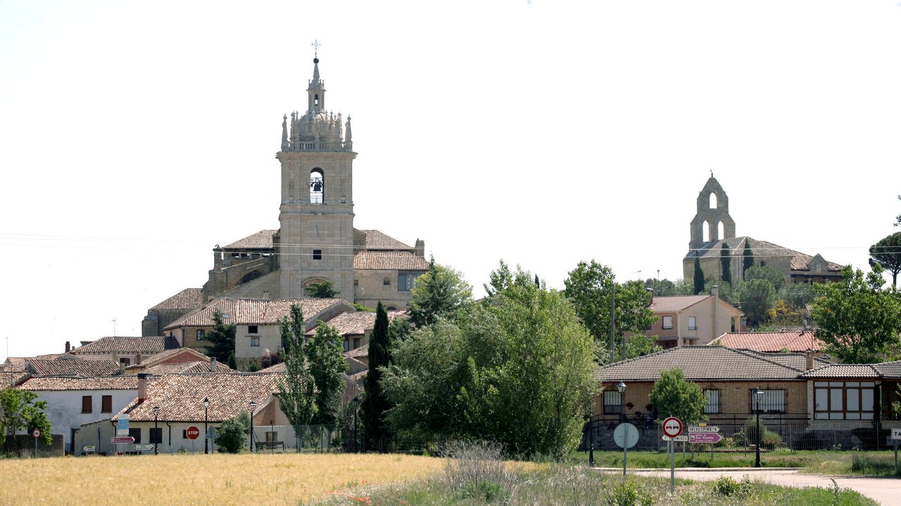 El sorprendente pueblo de 70 habitantes donde sumerge una auténtica "catedral"