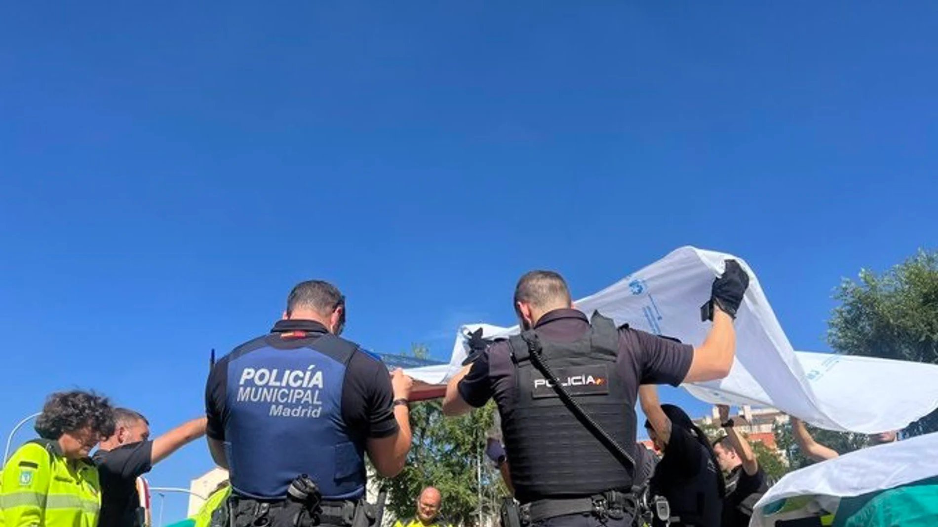 Muere la mujer golpeada ayer por el coche de su pareja en Entrevías tras una discusión