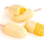 Helados caseros de mango y chocolate blanco