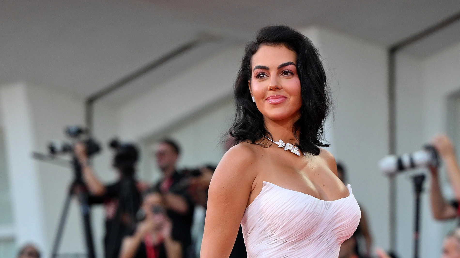 Venice (Italy), 03/09/2024.- Argentine-Spanish model Georgina Rodriguez attends the premiere of film 'Queer' during the 81st annual Venice International Film Festival, in Venice, Italy, 03 September 2024. The movie is presented in official competition 'Venezia 81' at the festival running from 28 August to 07 September 2024. (Cine, Italia, Niza, Venecia) EFE/EPA/ETTORE FERRARI
