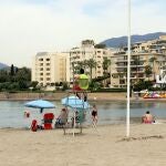 Puesto de socorrismo en una playa de Estepona (Málaga)