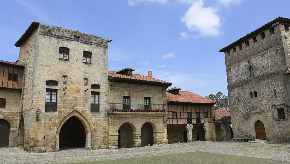 Torres del Merino y Don Borja, en Satillana del Mar.