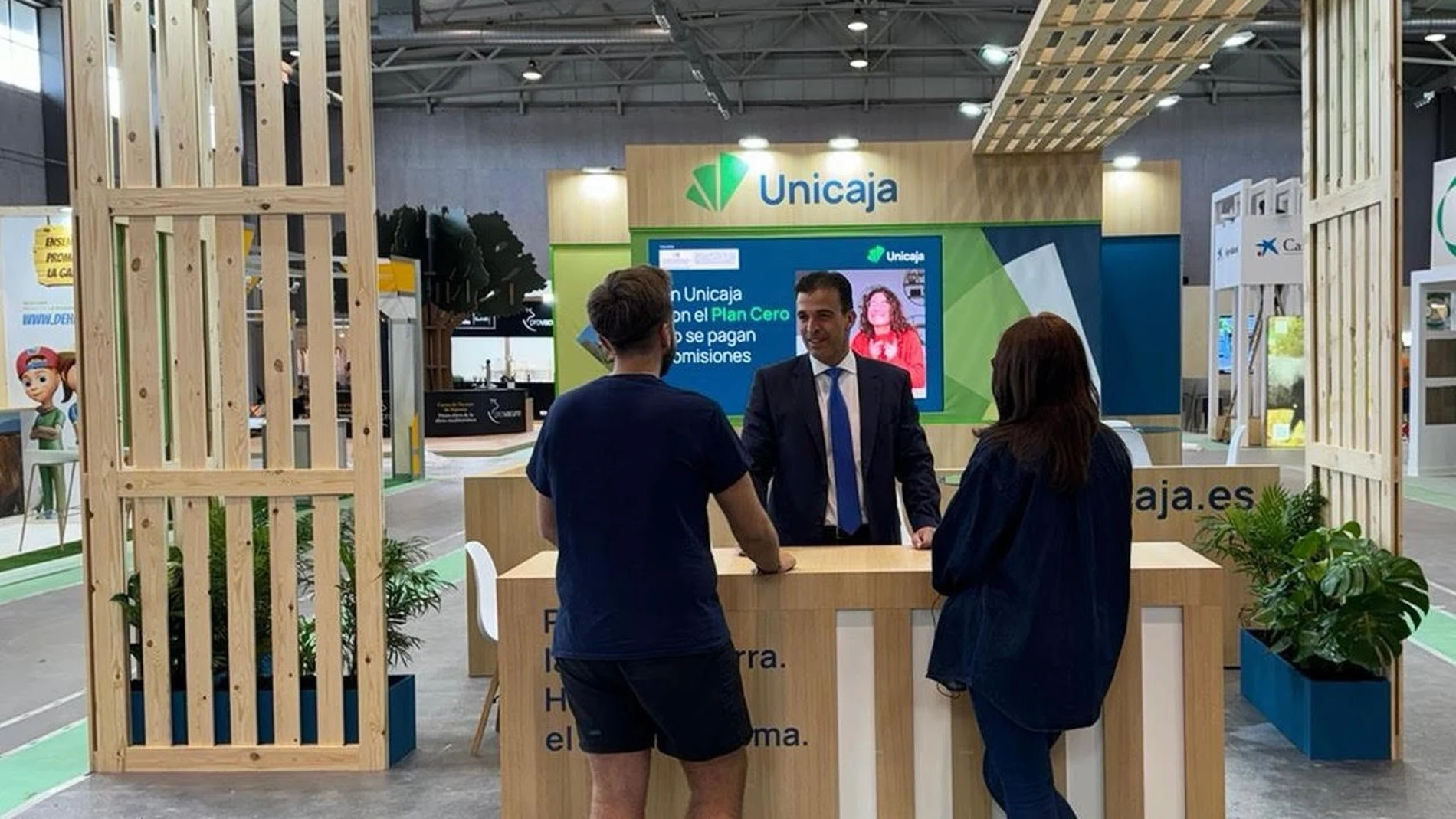 Expositor de Unicaja en Salamaq24