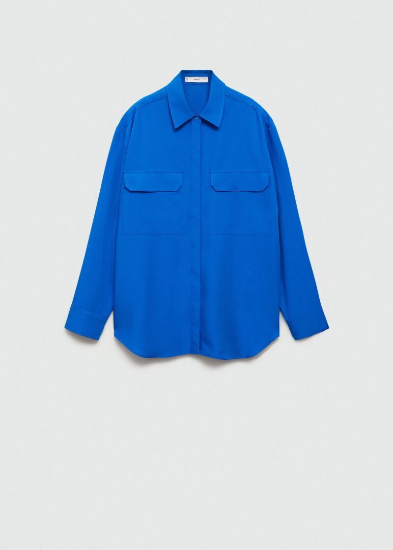 Camisa fluida.