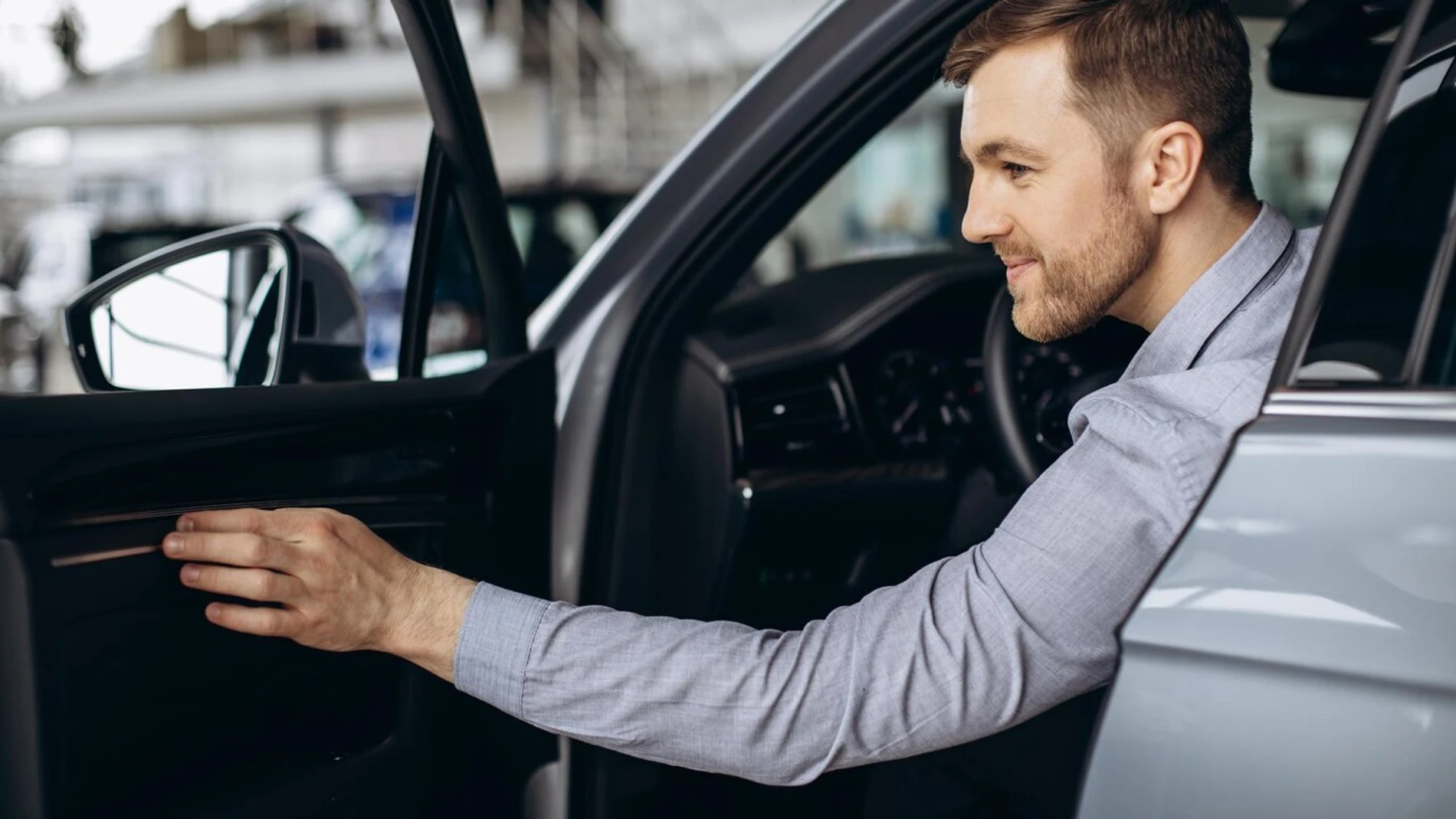 Un conductor al volante