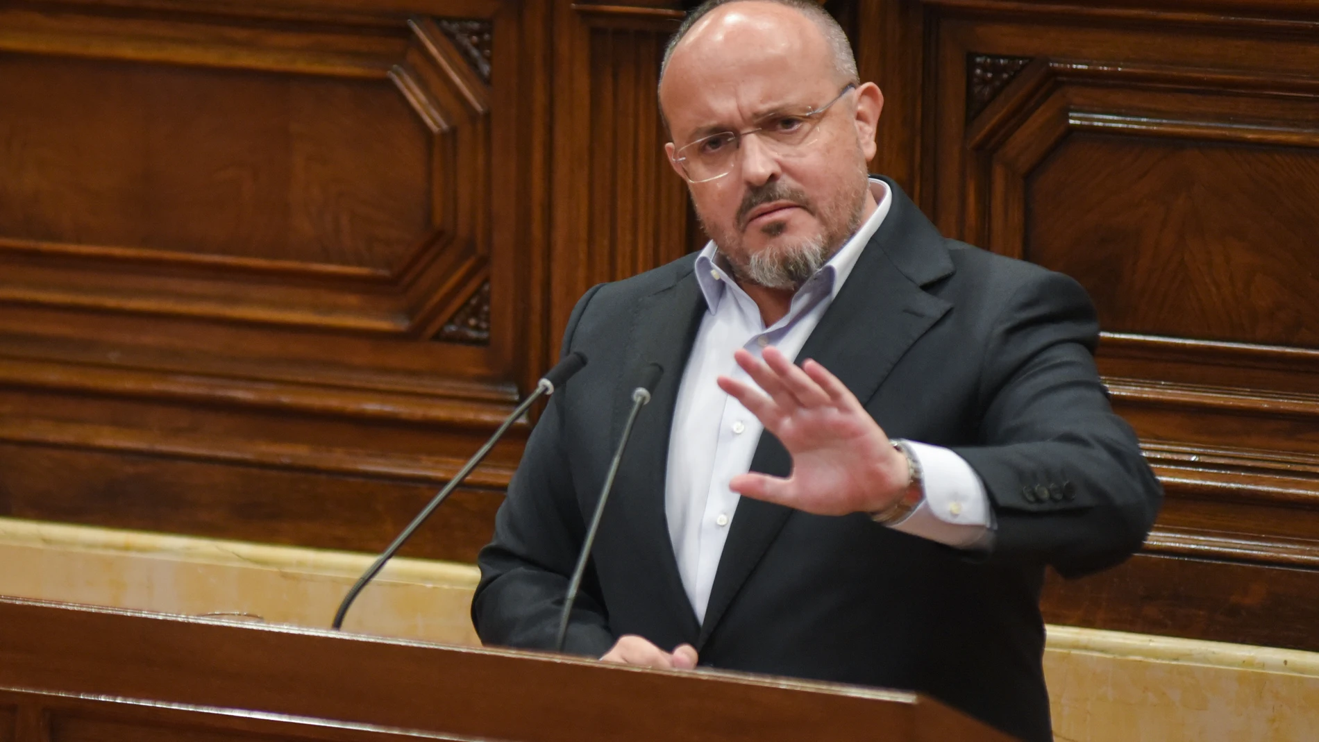 El portavoz del Grupo Parlamentario Popular en el Parlament de Catalunya, Alejandro Fernández, durante el primer pleno desde que fuera elegido presidente de la Generalitat, en el Parlament, a 5 de septiembre de 2024, en Barcelona, Catalunya (España). El presidente de la Generalitat, Salvador Illa, explica hoy la composición del nuevo Govern en el primer pleno del curso político en el Parlament de Catalunya, en una comparecencia a petición propia que es su estreno ante los diputados desde que...