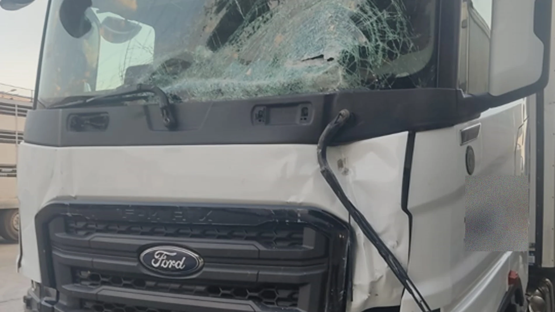 Estado en el que quedó el camión implicado en el siniestro vial GUARDIA CIVIL 05/09/2024