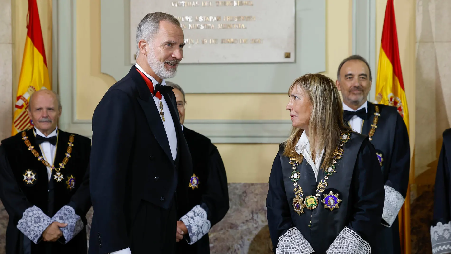 El rey Felipe VI y la presidenta del CGPJ Isabel Perelló en el Supremo
