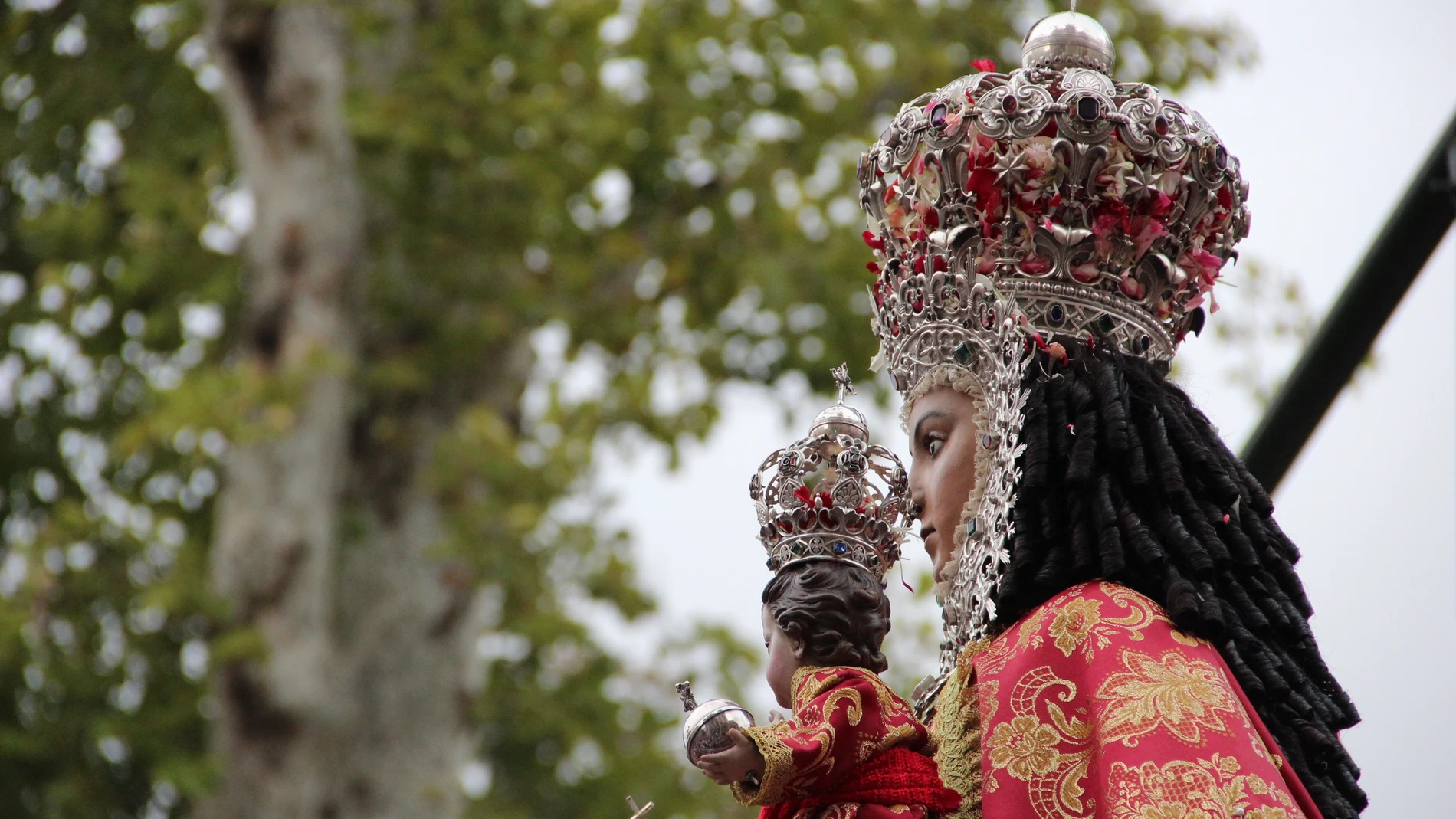 Cientos de murcianos acogen a la Virgen de la Fuensanta en su llegada a Murcia