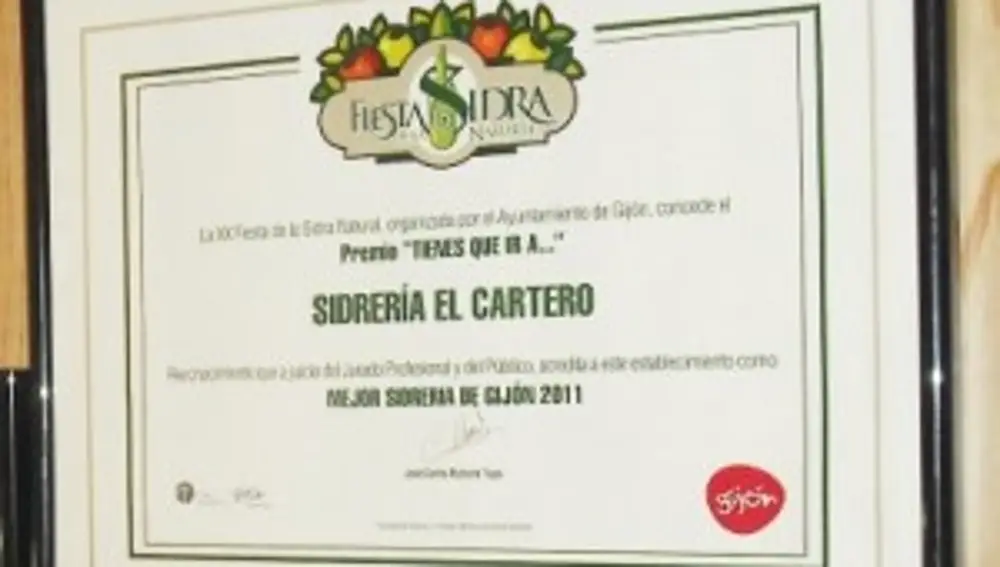 Título que lucen en su establecimiento como "Mejor sidrería de Gijón 2011"