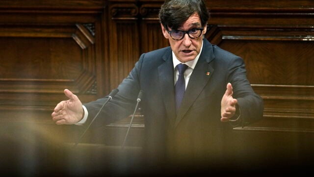 El presidente de la Generalitat, Salvador Illa, comparece en el Parlament para dar cuenta de la composición de su gobierno