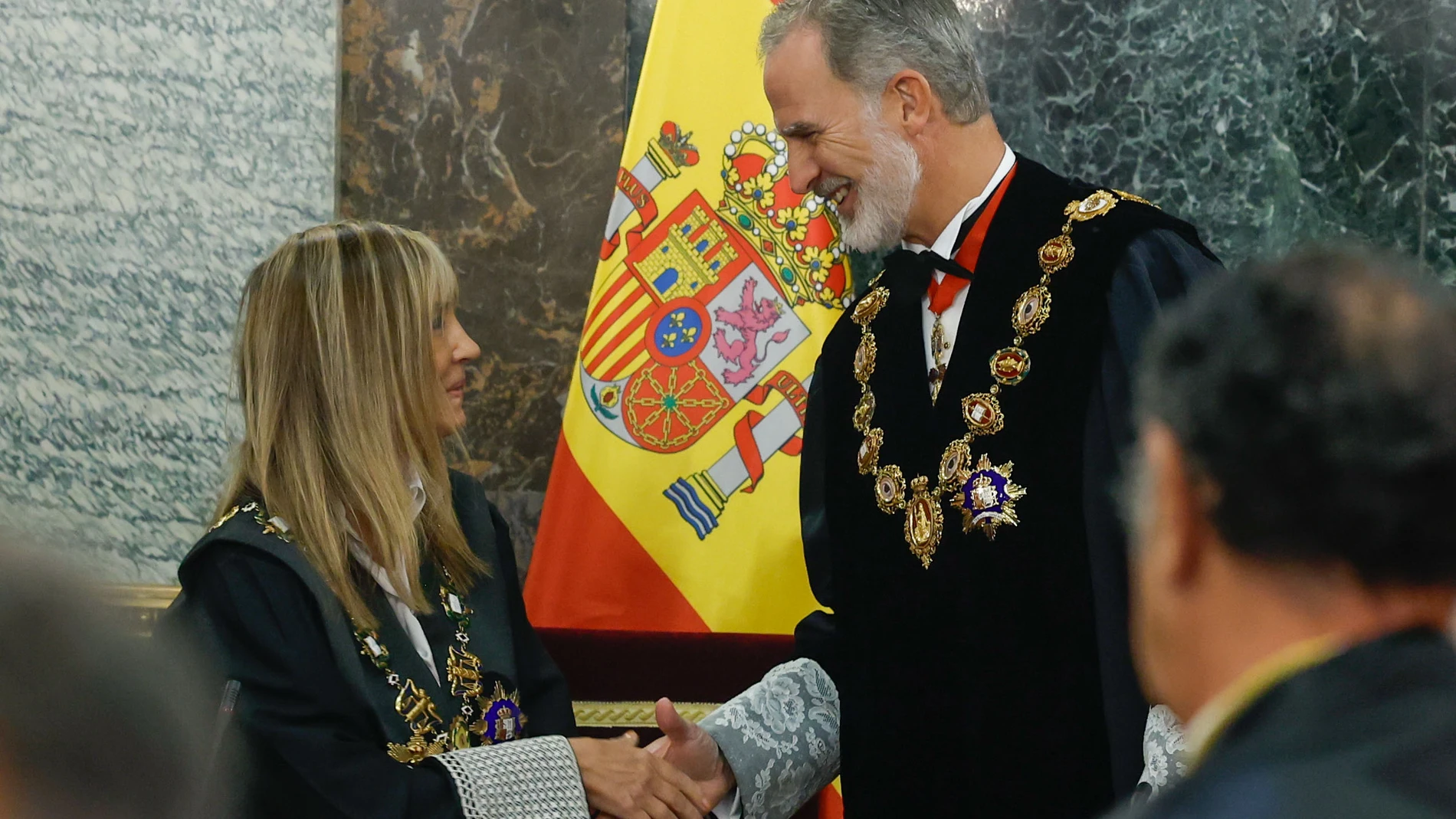 MADRID, 05/09/2024.-El rey Felipe (d), y la presidenta del CGPJ Isabel Perelló, en el Tribunal Supremo este jueves donde se celebra el acto de apertura del año judicial con un Consejo General del Poder Judicial renovado tras más de un lustro de bloqueo y con la primera presidenta en toda su historia.-EFE/ J.J. Guillén POOL