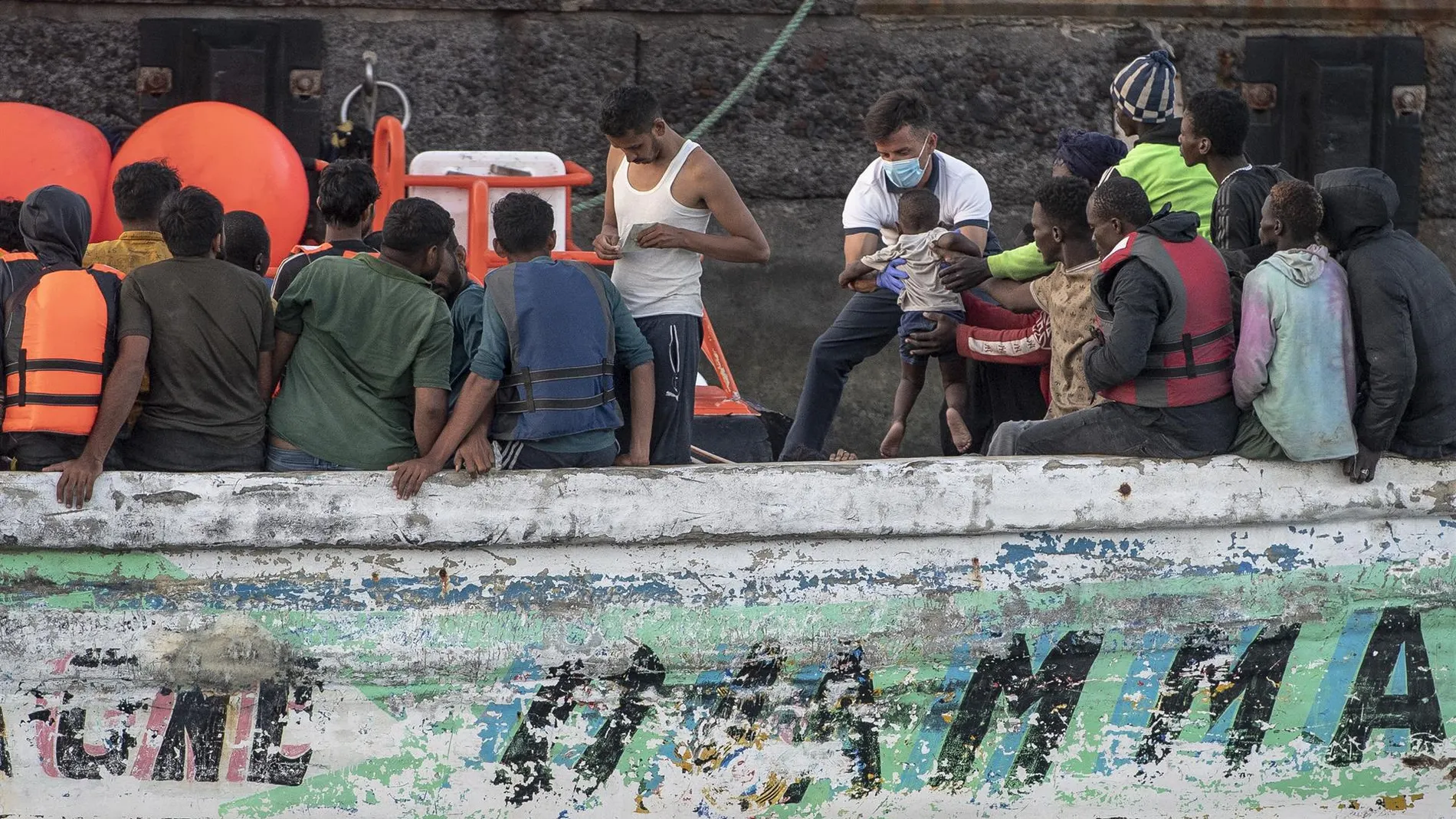 MADRID.-Un total de 4.865 menores migrantes no acompañados llegaron a España en 2023, un 104,8% más que en 2022, según Fiscalía