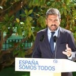 Mazón ayer durante su comparecencia tras reunirse con Feijóo