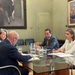 Piquet pide 1.150 agentes más en la región y el delegado del Gobierno su compromiso con VioGén en una tensa reunión