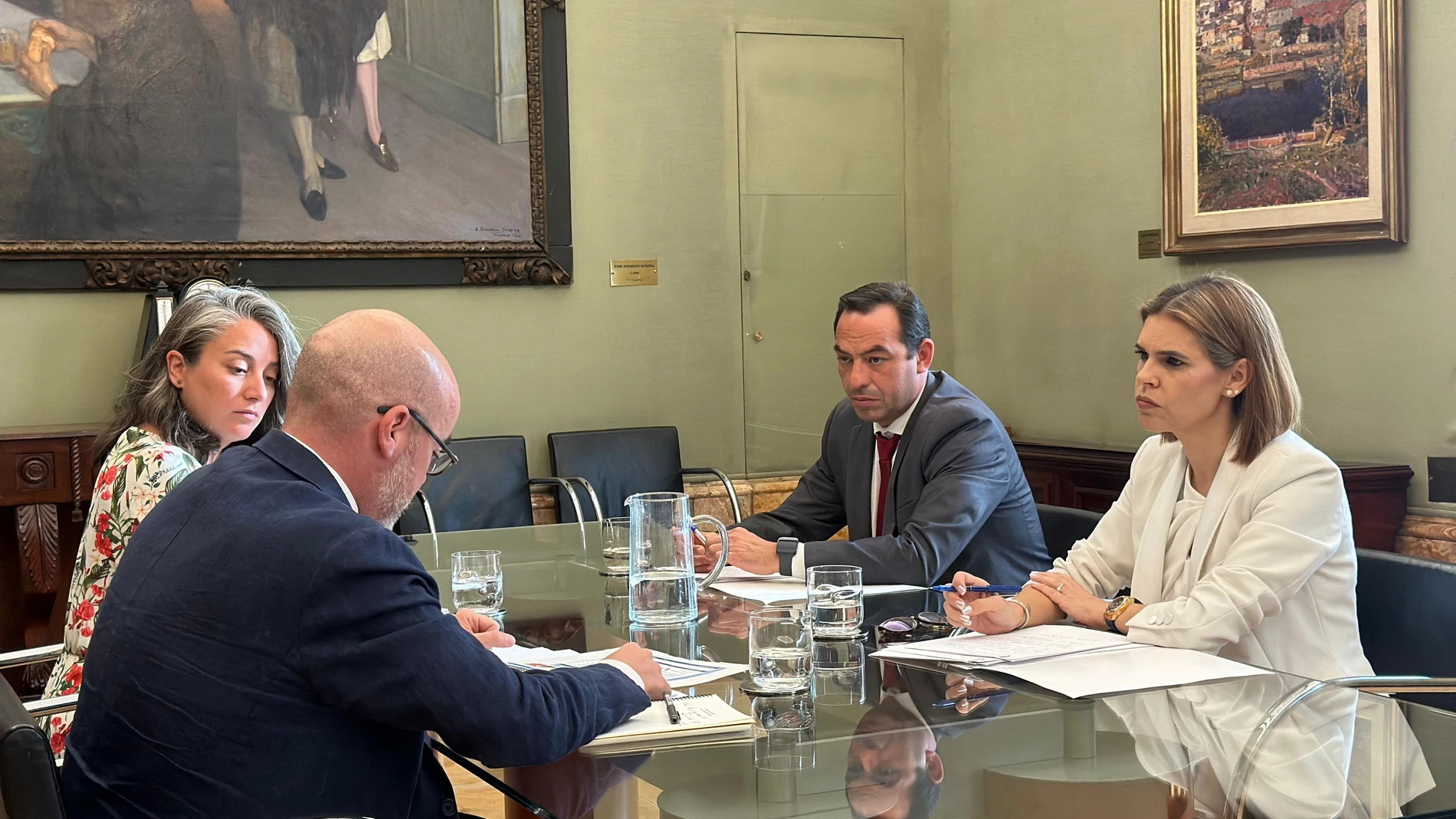 La presidenta de la Federación de Municipios de Madrid y alcaldesa de Alcalá de Henares, Judith ha mantenido esta mañana un encuentro con el delegado del Gobierno de España en Madrid, Francisco Martín. FMM 06/09/2024