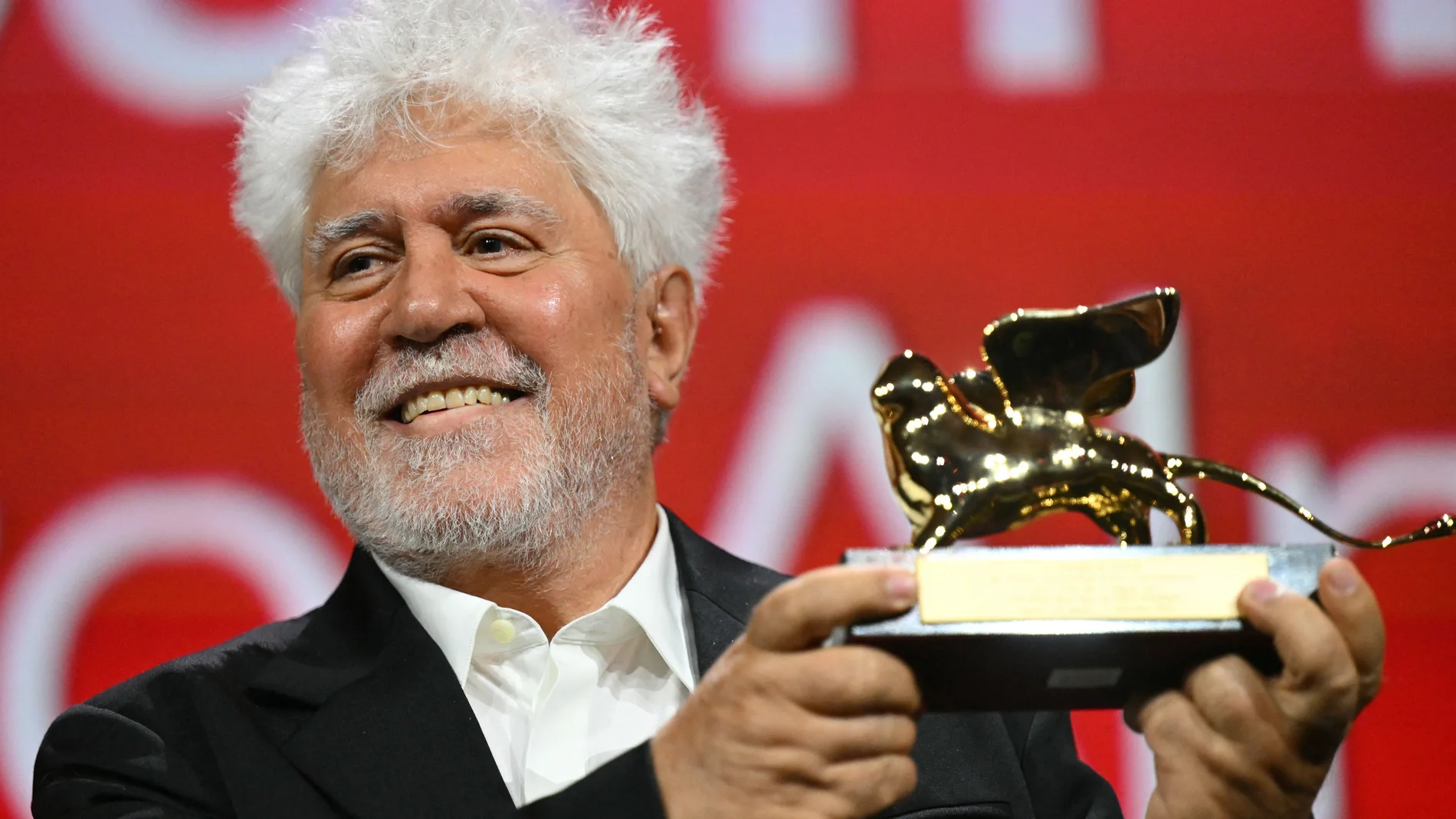 Pedro Almodovar gana el León de Oro en Venecia