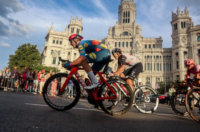 MADRID.-Cortes de tráfico en las principales vías de Madrid este domingo por la contrarreloj de 'La Vuelta'