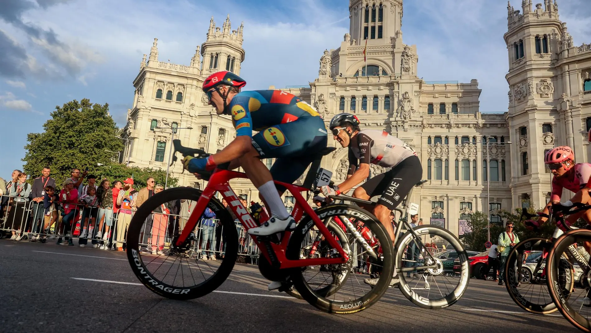 MADRID.-Cortes de tráfico en las principales vías de Madrid este domingo por la contrarreloj de 'La Vuelta'