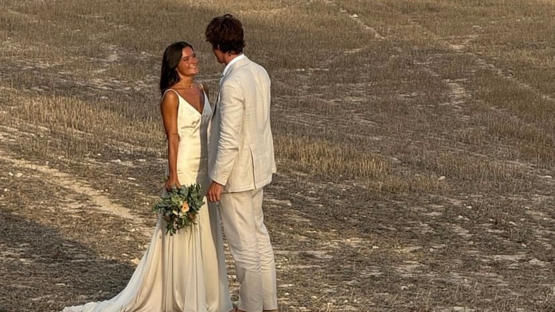 Vestido de novia de Bea Gimeno en su boda con el hijo de Emilio Aragón en Mallorca.