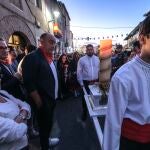 Miguel Ángel de Vicente en la tradición de los cirios de Santa María de Nieva