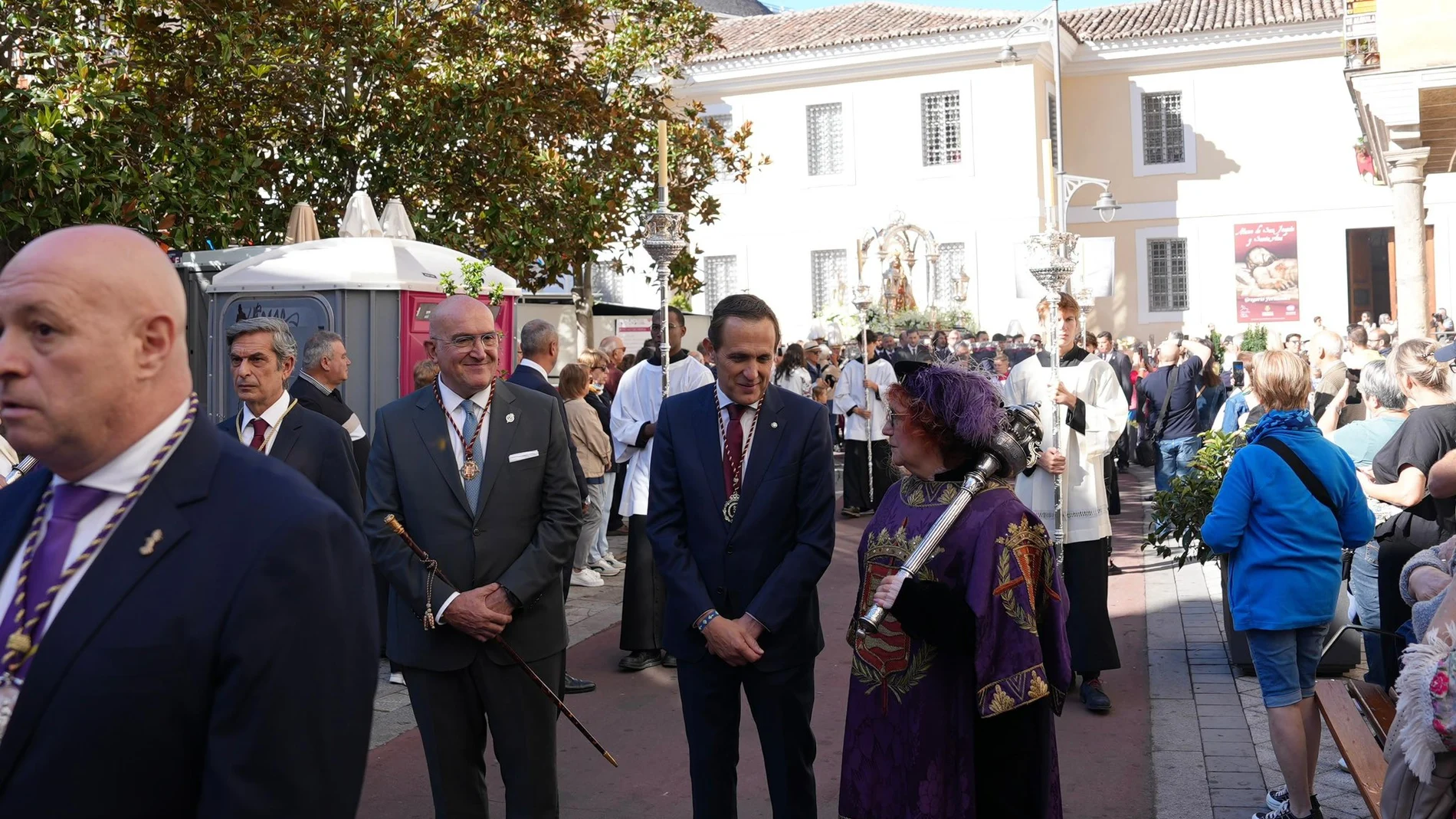Carnero y Conrado Íscar participan en la procesión en honor a la Virgen de San Lorenzo en Valladolid