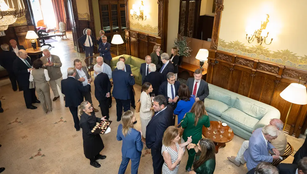 Los asistentes al acto en los salones del Círculo