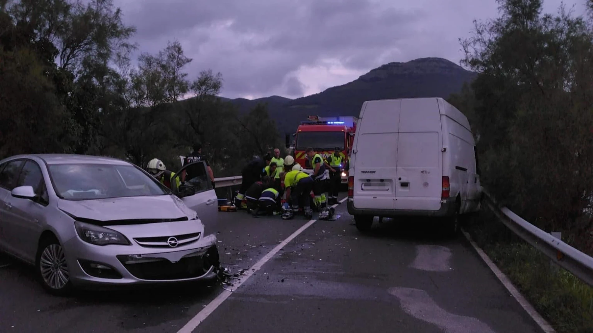 Un herido grave y dos leves en una colisión entre un turismo y una furgoneta en Argoños 112 CANTABRIA 09/09/2024
