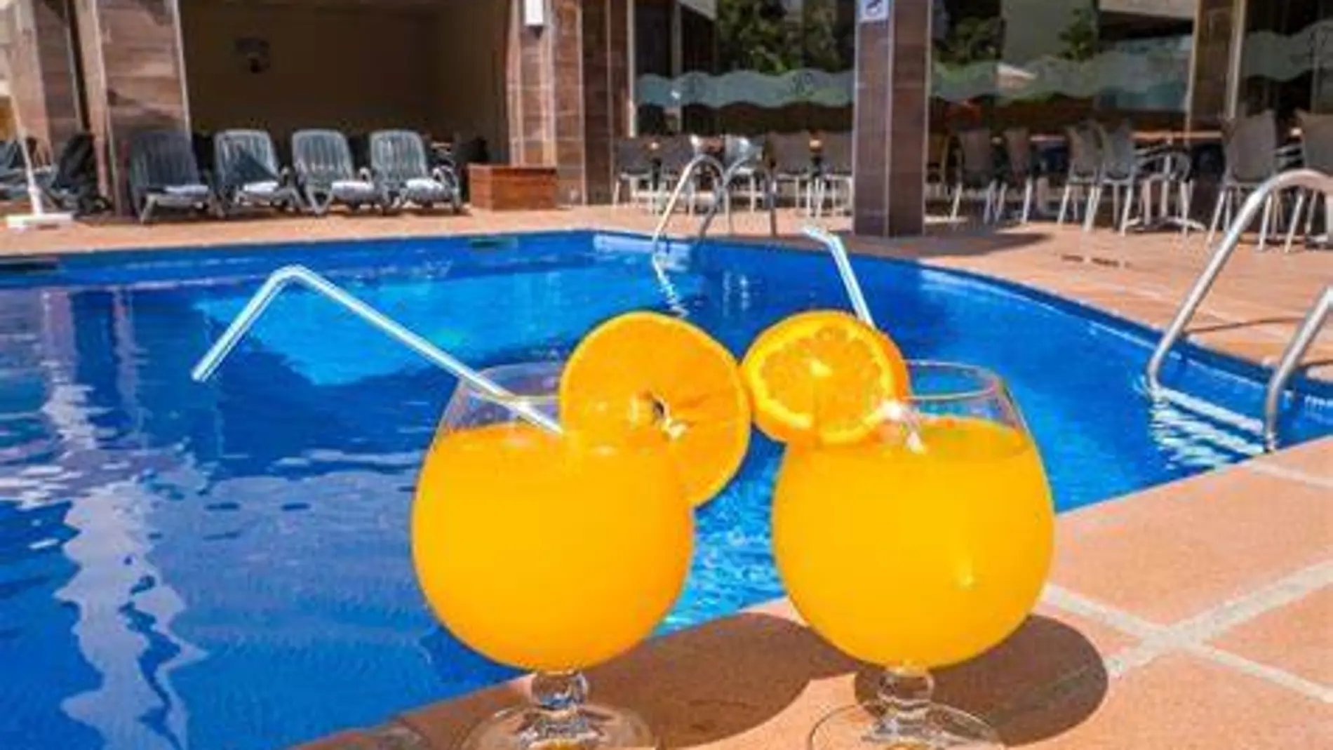 La piscina del hotel