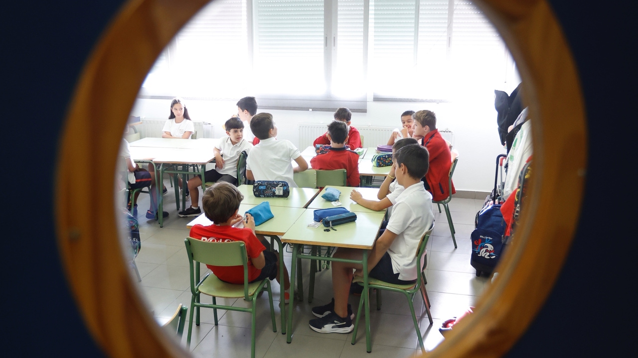 Docentes y familias frente al gran cambio escolar en Madrid