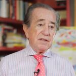 Estar enamorado no es suficiente: el psiquiatra Enrique Rojas explica las 4 fases de una vida conyugal
