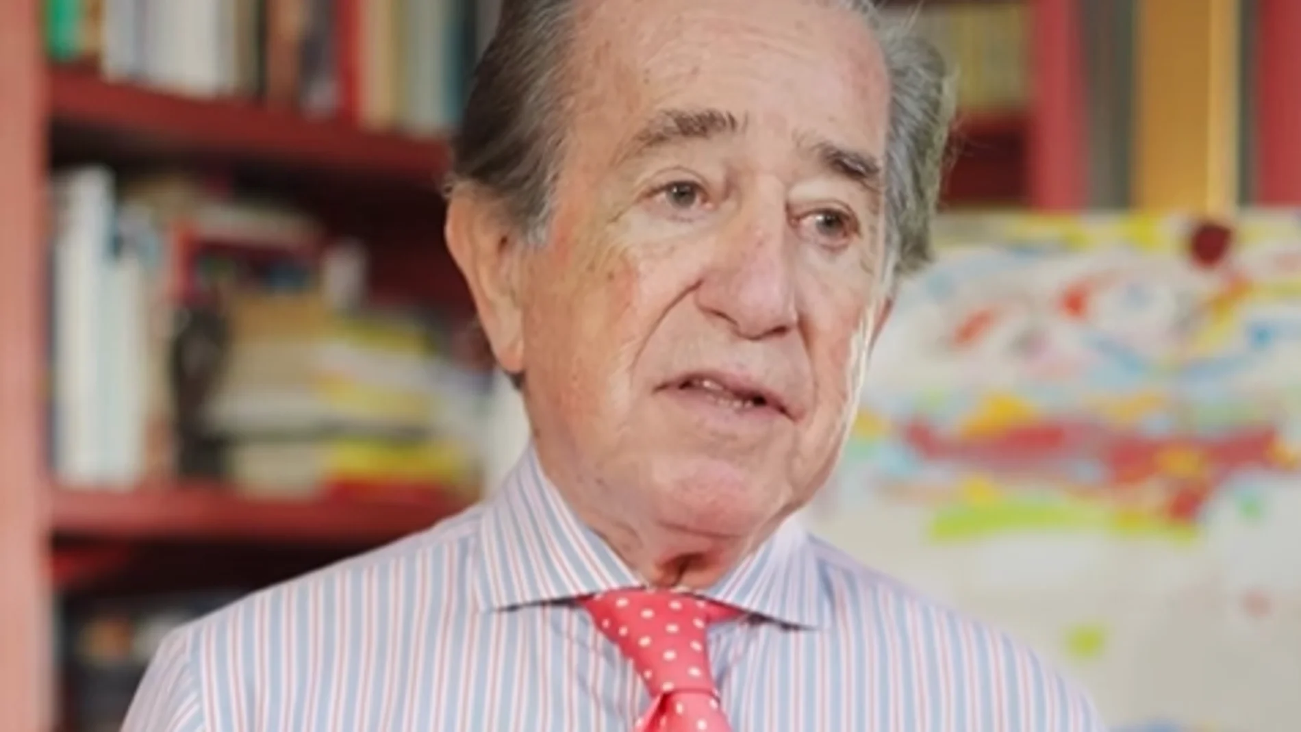 Estar enamorado no es suficiente: el psiquiatra Enrique Rojas explica las 4 fases de una vida conyugal