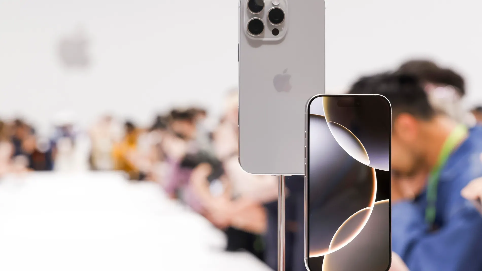 Cupertino (United States), 09/09/2024.- A display of the new Apple iPhone 16 models at Apple's 'Glowtime' product launch event on the campus of Apple Park in Cupertino, California, USA, 09 September 2024. The company introduced new iPhone models, the new Apple Watch Series 10, as well as new AirPods. EFE/EPA/PETER DASILVA