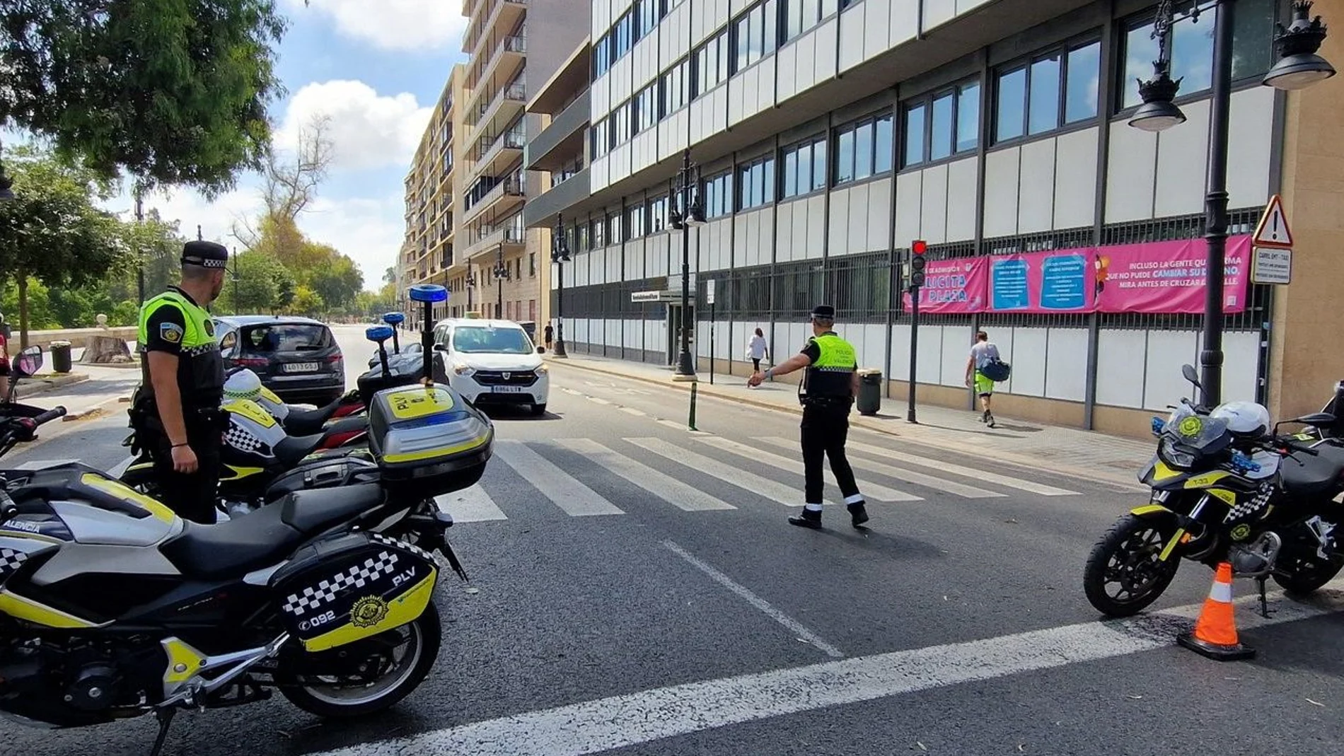 El Ayuntamiento se compromete a incrementar la plantilla de la Policía Local hasta los 500 agentes