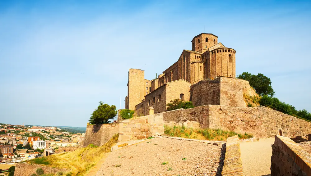 Excusión a Cardona, una joya medieval cerca de Barcelona