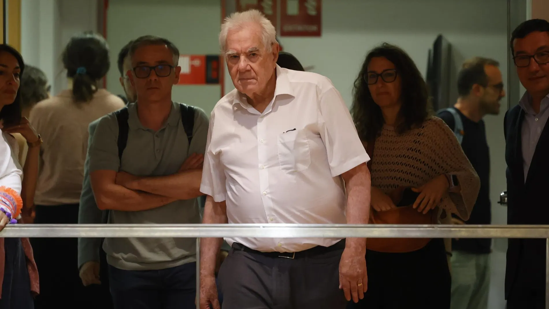 Tolo Moya (ERC) asegura ser el "cabeza de turco" por los carteles de Maragall