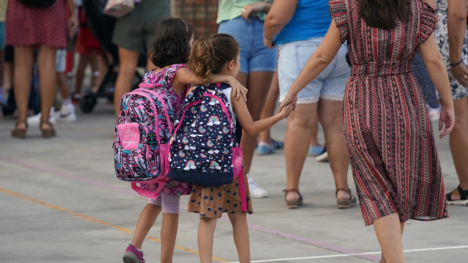 La Junta "regularizará a la mayor brevedad posible" las vacantes en colegios, que suman más de 3.000 plazas